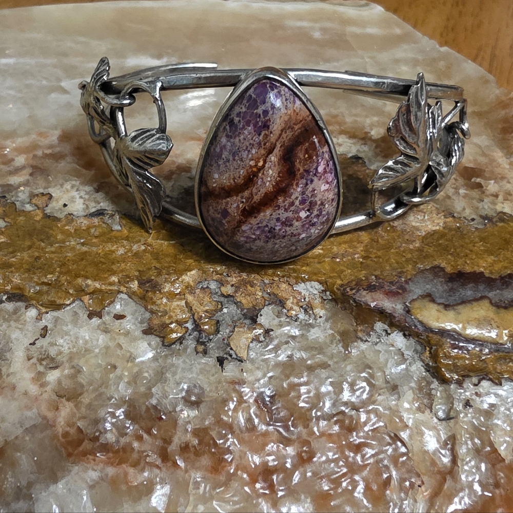 Vintage Charoite Silver Bangle Bracelet With Leaf Cutouts